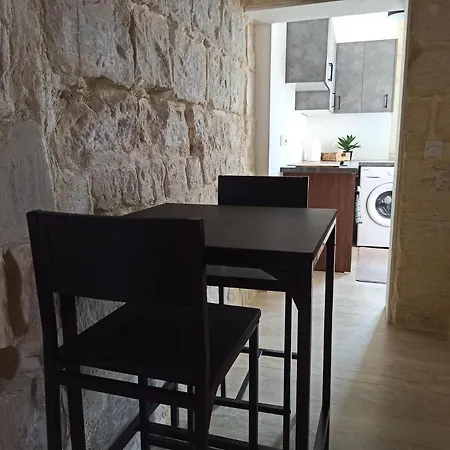 公寓 Beautiful 1-bed In Hal Qormi