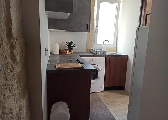 Beautiful 1-bed In Hal Apartament Qormi